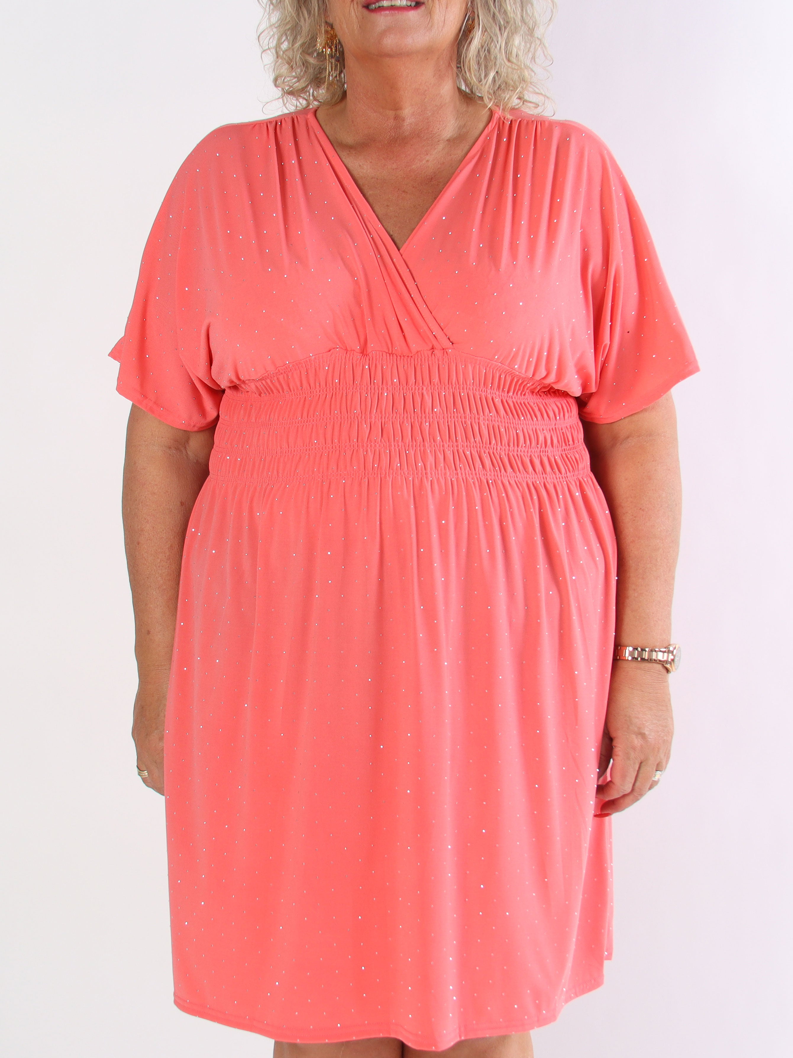 Pams Crystal Short - Kort elastisk plus size kjole med similisten